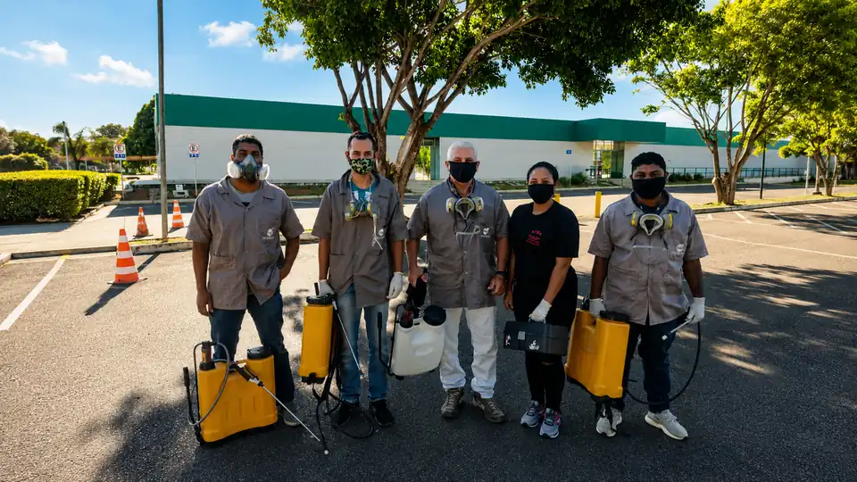 Equipe real da Kabu preparada para serviços de controle de pragas
